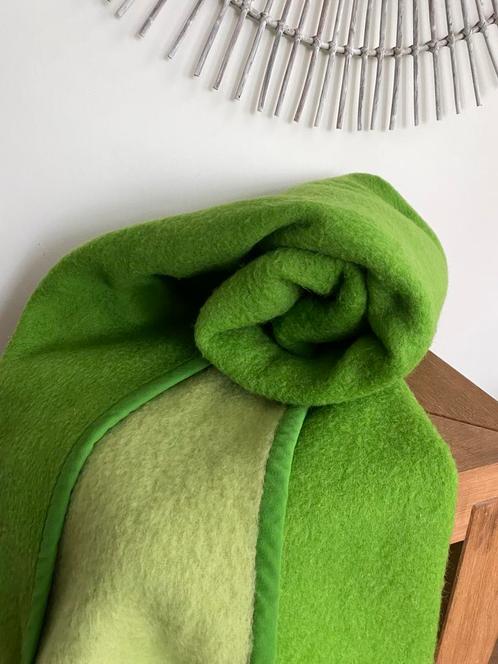 Prachtig appelgroene vintage wollen deken, Huis en Inrichting, Woonaccessoires | Plaids en Woondekens, Zo goed als nieuw, Ophalen of Verzenden