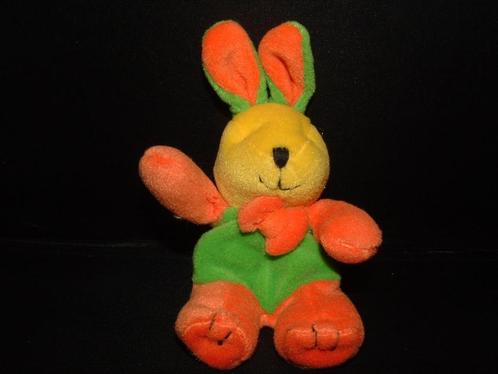 HEMA KONIJN VELOURS ORANJE/GROEN MET GEEL HOOFD ORANJE STRIK, Kinderen en Baby's, Speelgoed | Knuffels en Pluche, Nieuw, Konijn