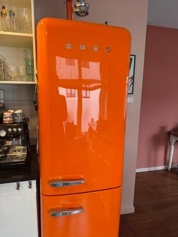 Oranje Smeg Koelkast  beschikbaar voor biedingen