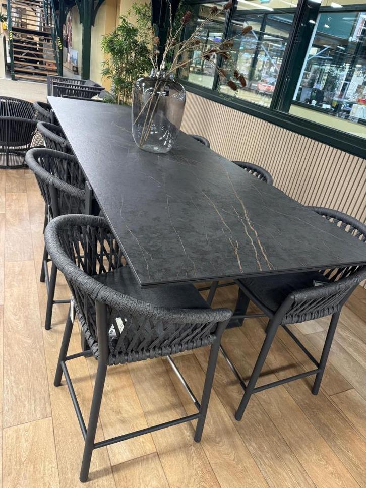 Tuinset Majinto | Borek | Showroommodel, Tuin en Terras, Tuinsets en Loungesets, Tuinset, Overige materialen, 8 zitplaatsen, Eettafel