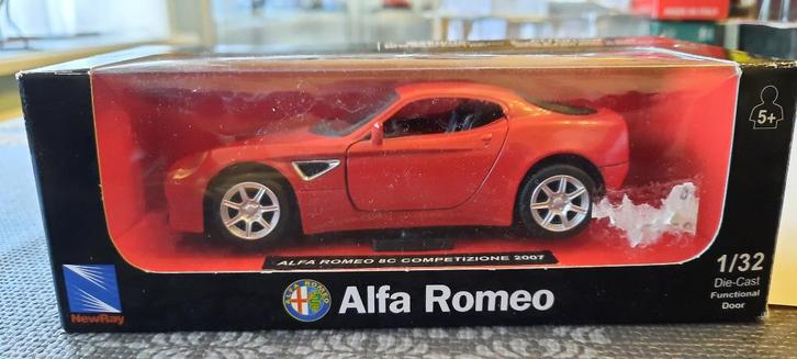 New Ray Alfa Romeo 8C Competizione 2006 1/32, Hobby en Vrije tijd, Modelauto's | 1:32, Zo goed als nieuw, Auto, Overige merken