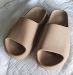 ADIDAS YEEZY SLIDES MAAT 40, Ophalen of Verzenden, Zo goed als nieuw
