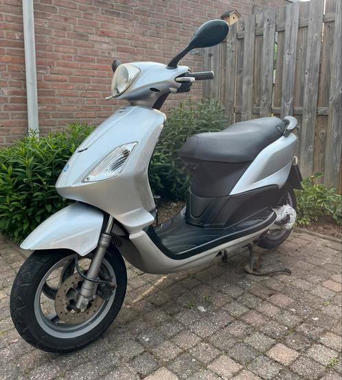 Piaggo Fly (blauw kenteken), Fietsen en Brommers, Scooters | Piaggio, Gebruikt, Fly, Ophalen