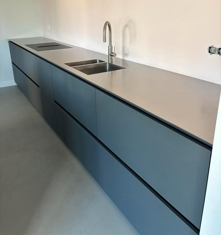 Massief RVS aanrechtbladen 4mm dik, Huis en Inrichting, Keuken | Keukenelementen, Zo goed als nieuw, Minder dan 100 cm, 200 cm of meer