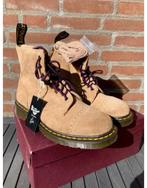 Dr Martens Needles 1460 khaki 43 sand boots made in England, Bruin, Verzenden, Boots, Nieuw