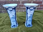 Set van 2 Delftsblauwe kastvazen 1952 met molendecor., Antiek en Kunst, Verzenden