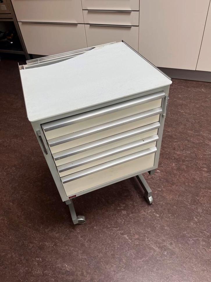 Ladekastje tandartspraktijk - glasplaat defect, Huis en Inrichting, Kasten | Ladekasten, Gebruikt, Ophalen