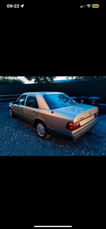 Mercedes W124, 300 Diesel 1985 airco 5 versnellingen.  beschikbaar voor biedingen