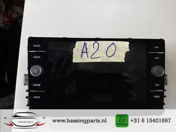 VW Golf 7 Facelift Navi Display Discovery Media (Touch Scree beschikbaar voor biedingen