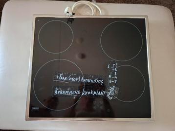 Zanussi Built In Keramische kookplaat op 230 Volt. beschikbaar voor biedingen