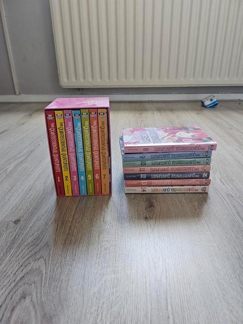 The Quintessential Quintuplets manga box set 1 & vol 8 - 14, Boeken, Strips | Comics, Zo goed als nieuw, Eén comic, Japan (Manga)