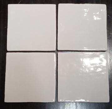 Nieuw!! 4 pak Soft White tegeltjes 13x13 cm.  beschikbaar voor biedingen