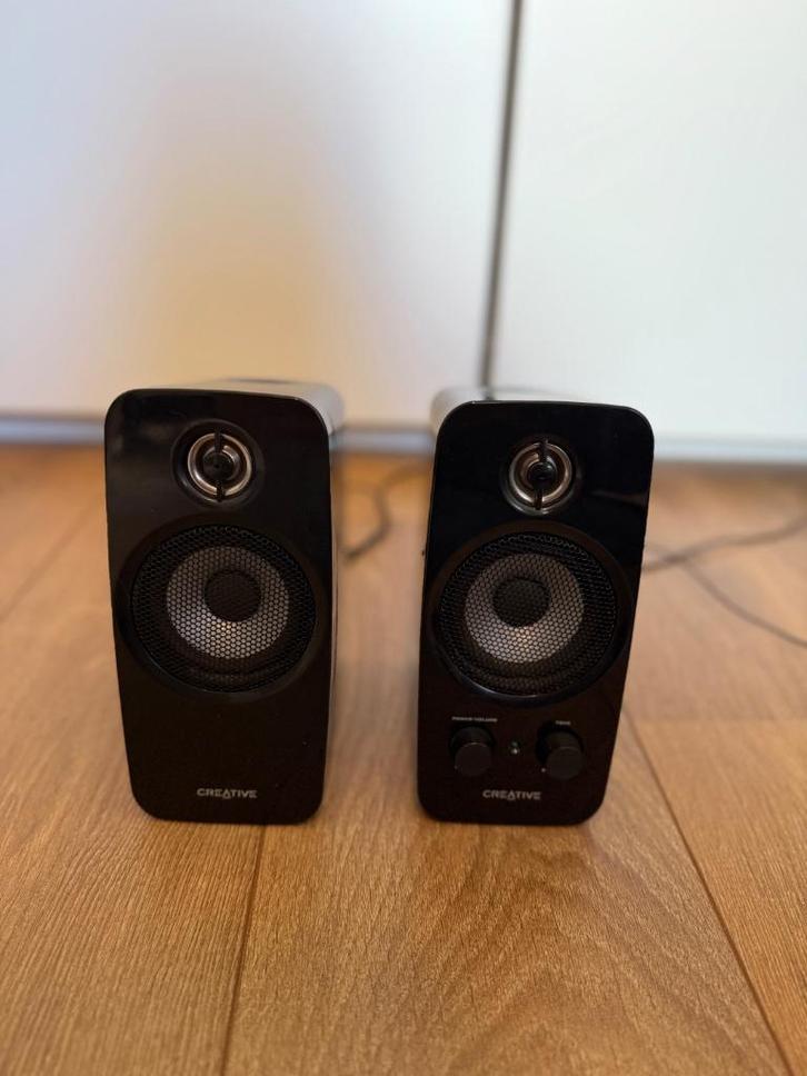 Pc speaker creative inspire T10, Computers en Software, Pc speakers, Zo goed als nieuw, Ophalen of Verzenden