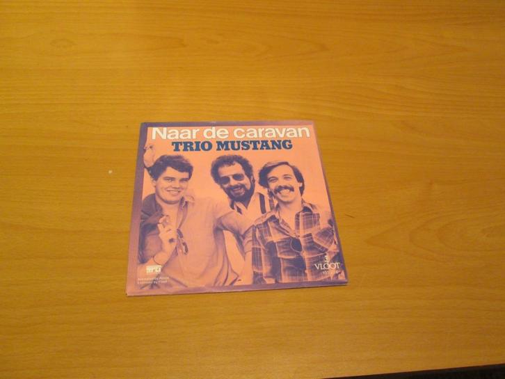 2 singles van Trio Mustang (ook per stuk te koop), Cd's en Dvd's, Vinyl Singles, Gebruikt, Pop, Ophalen of Verzenden