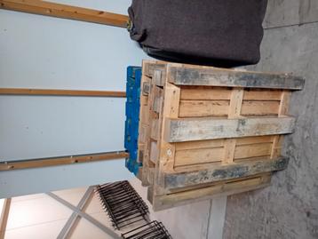 10 pallets nette staat. beschikbaar voor biedingen