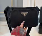 Prada heuptas buideltas nieuw winkelmodel met dustbag, Sieraden, Tassen en Uiterlijk, Tassen | Schoudertassen, Ophalen of Verzenden