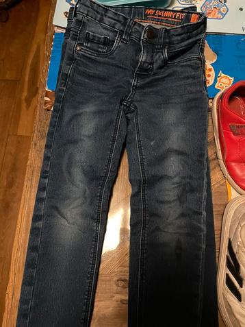Kleding pakket , broeken en schoenen . 92-110, 27 28 29 beschikbaar voor biedingen