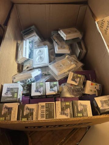 Stopcontacten & Spotjes - Alles in één! beschikbaar voor biedingen