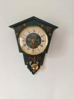 Charmant groen beschilderd klokje., Ophalen