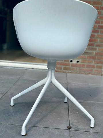 Hay about a chair - stoel beschikbaar voor biedingen