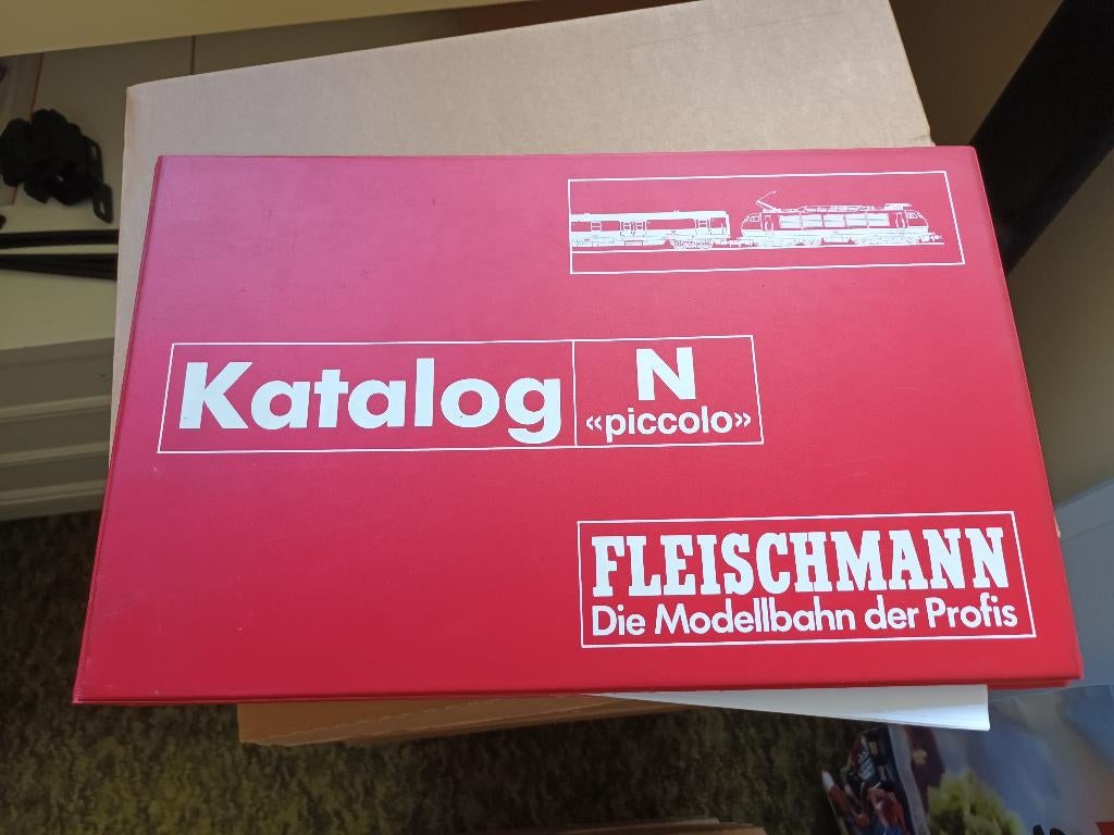Fleischmann catalogusbinder voor winkel N schaal, Gelijkstroom, Fleischmann, Overige typen, Ophalen of Verzenden