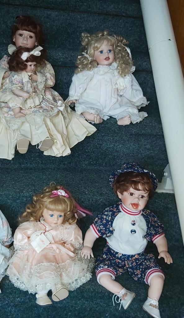 4 Porseleinen Poppen Met Baby., Verzamelen, Poppen, Zo goed als nieuw, Pop, Ophalen of Verzenden