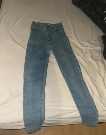 Levi’s jeans beschikbaar voor biedingen