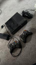 Xbox 360 + 1 controler + games, Ophalen of Verzenden, Zo goed als nieuw, 250 GB, Met 2 controllers