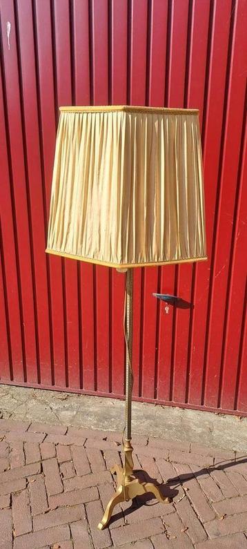 2x Retro vloerlamp beschikbaar voor biedingen