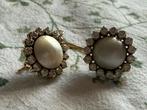 Vintage Gouden Oorbellen met Parel en Witte Saffier, Ophalen of Verzenden, Goud, Oorbellen, Met edelsteen
