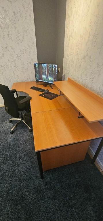 Bureau beschikbaar voor biedingen
