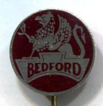 Bedford rood blik auto speldje 17 mm ( A_088a ) beschikbaar voor biedingen