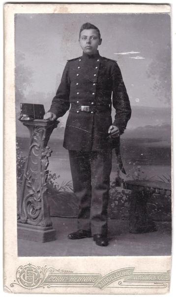 CDV Militair Uniform Kepi Foto Henning Middelburg Vlissingen beschikbaar voor biedingen