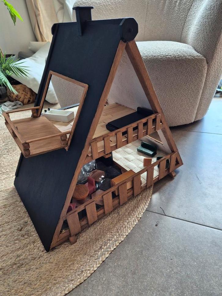 Gezellig poppenhuis inclusief meubeltjes, Kinderen en Baby's, Speelgoed | Poppenhuizen, Zo goed als nieuw, Poppenhuis, Ophalen