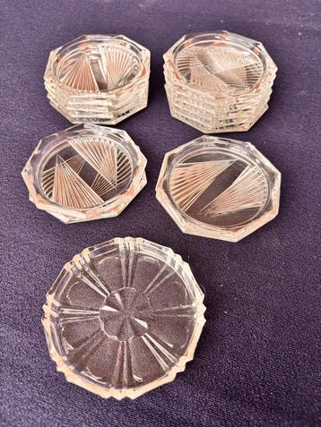 Glazen onderzetters 16 stuks beschikbaar voor biedingen