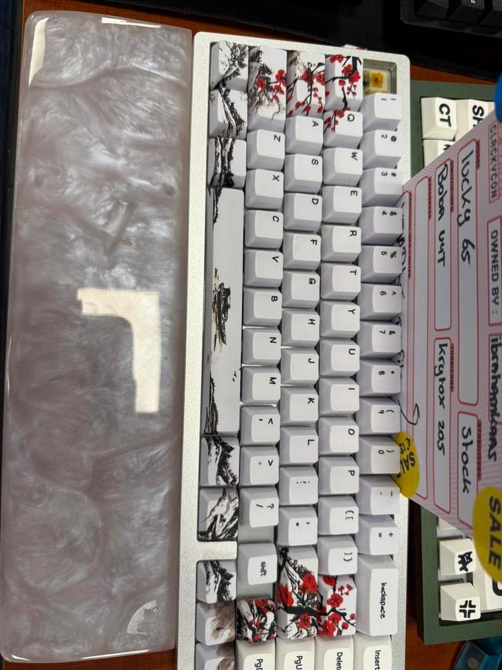 Lucky65 – Bobau4T Thocky Switches + Japanse Bloesem Keycap, Computers en Software, Toetsenborden, Zo goed als nieuw, Qwerty, Draadloos