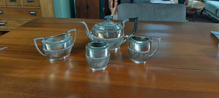 Antiek 4 delig zilveren theeservies., Antiek en Kunst, Antiek | Servies compleet, Ophalen of Verzenden