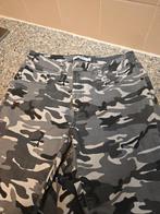 Camouflage Jeans 40/42 legerprint leuk voor carnaval, NA-KD, Ophalen of Verzenden, Zo goed als nieuw, W28 - W29 (confectie 36)