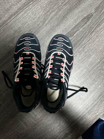 Nike Air Max Plus TN - Zwart/Rood/Wit beschikbaar voor biedingen
