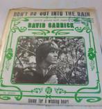 David Garrick ‎- Don't Go Out Into The Rain. VG+.   13-5, Gebruikt, 7 inch, Single, Ophalen of Verzenden