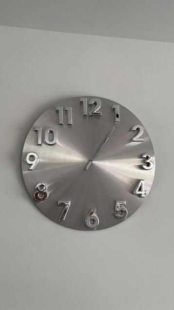 Hele mooie wandklok! beschikbaar voor biedingen