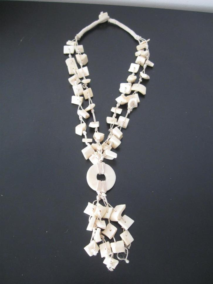 Aparte witte ketting met bijzondere kralen boho stijl, Sieraden, Tassen en Uiterlijk, Kettingen, Zo goed als nieuw, Overige materialen