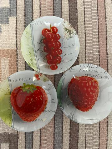 Glazen fruitbordjes set van 3….. beschikbaar voor biedingen