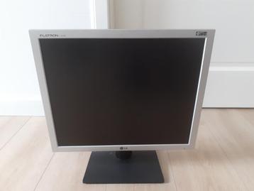 Monitor van LG computer scherm beschikbaar voor biedingen