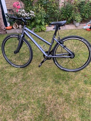 Mooie toerfiets atb of stads fiets beschikbaar voor biedingen