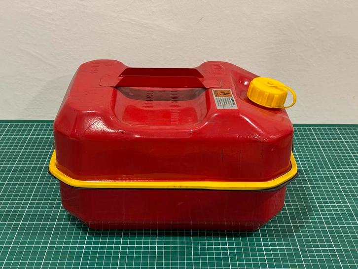 Paddy Hopkirk 5L Fuel Can / Tool Box zoals BP, Verzamelen, Merken en Reclamevoorwerpen, Gebruikt, Gebruiksvoorwerp, Ophalen of Verzenden
