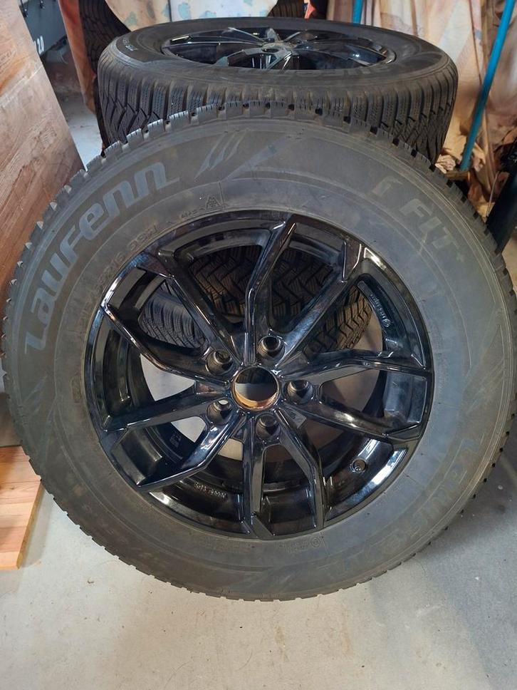 Winterbanden met velg - Dacia Duster. 215/65 r16, Auto diversen, Autosport-onderdelen, Gebruikt, Ophalen