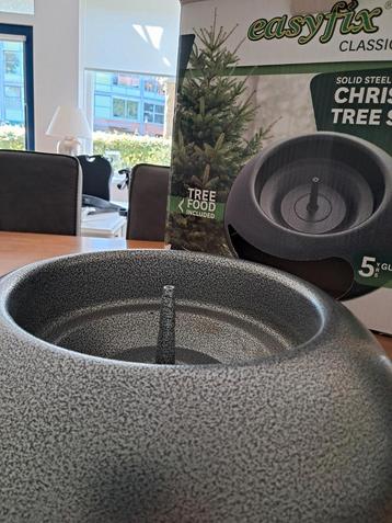 Kerstboomstandaard beschikbaar voor biedingen