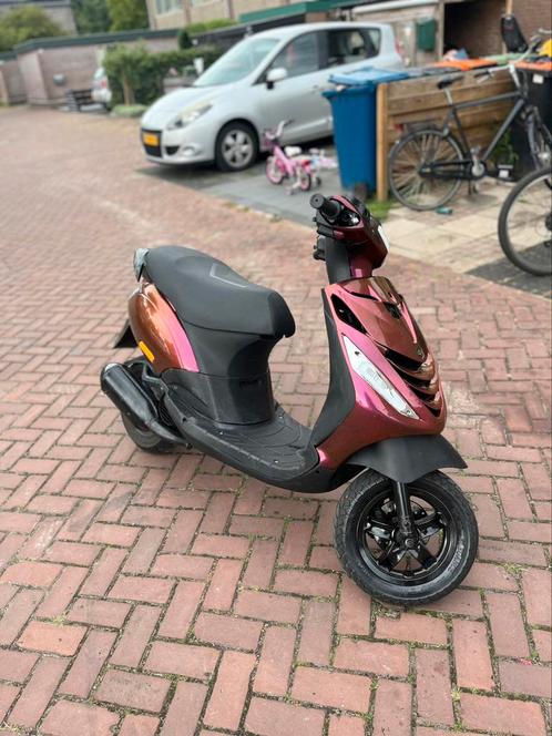 Zip 125cc brom, Fietsen en Brommers, Scooters | Piaggio, Zo goed als nieuw, Maximaal 45 km/u, Tweetakt, Ophalen