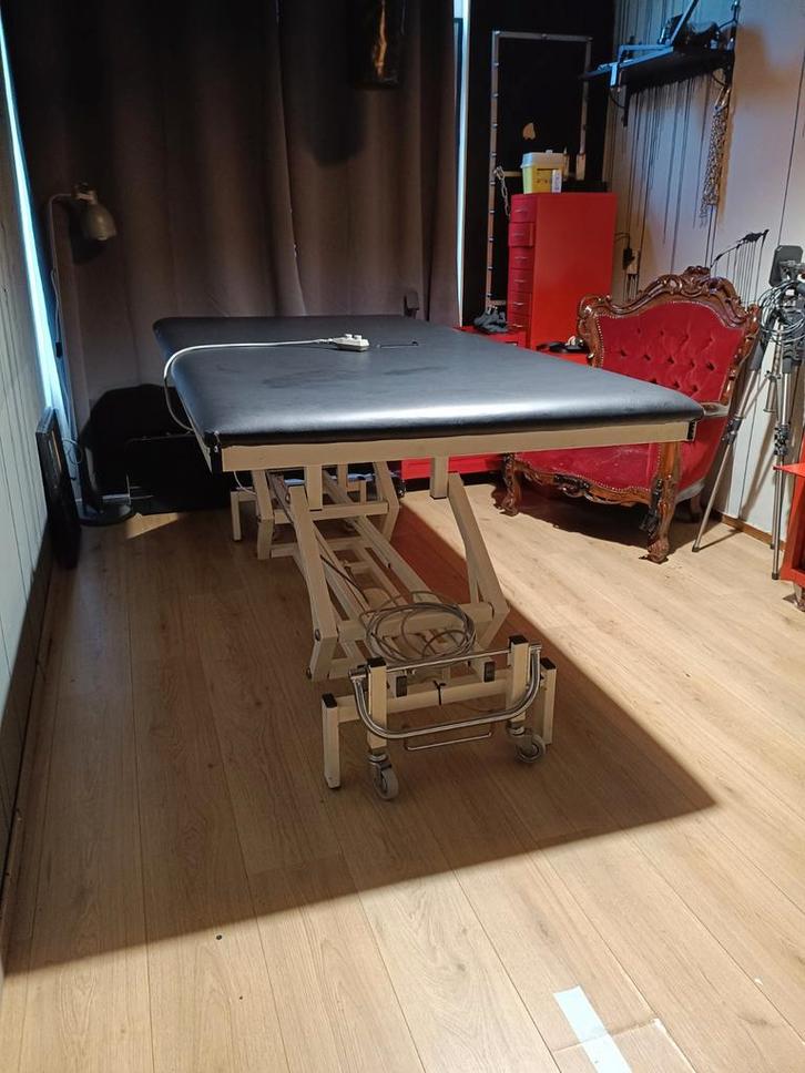 Grote Elektrische Massage/Tattoo Tafel - Verstelbaar, Huis en Inrichting, Slaapkamer | Bedden, Gebruikt, Eenpersoons, 100 cm, 200 cm